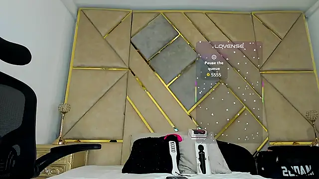 AmberAdams  online show from 09-30-25, 04:12