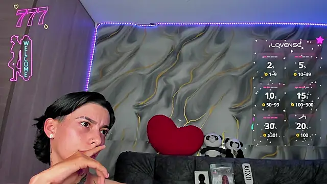 AmberAdams  online show from 04-22-26, 12:13