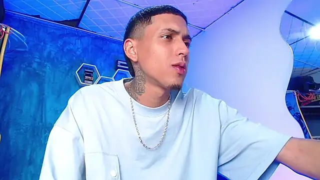 Liam lee online show from 02-04-25, 04:08