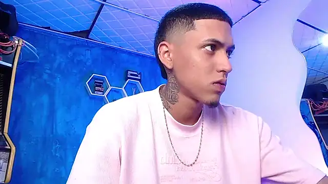 Liam lee online show from 02-08-25, 04:47