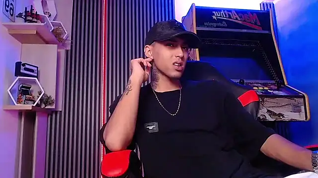 Liam lee online show from 03-15-25, 01:07