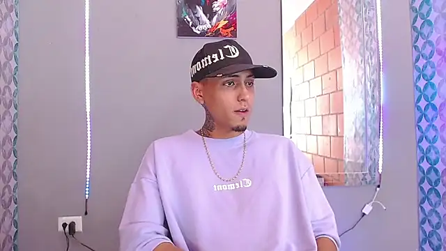 Liam lee online show from 04-25-26, 08:06