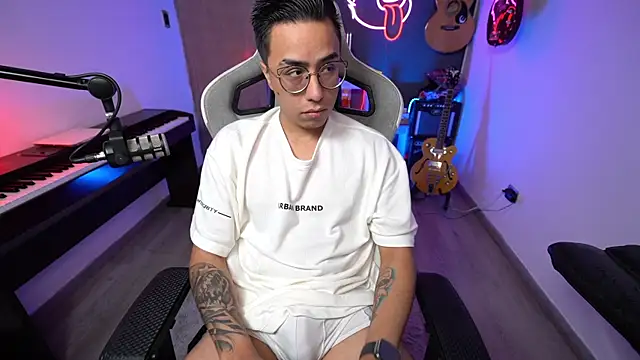 Snapshot of granxarma960 chatting on 12-28-24, 04:51 granxarma960 online show from 12-28-24, 04:51