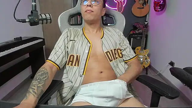 Snapshot of granxarma960 chatting on 01-05-25, 03:43 granxarma960 online show from 01-05-25, 03:43