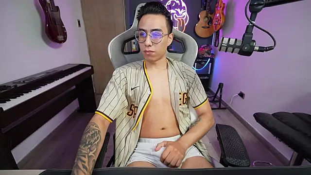 Snapshot of granxarma960 chatting on 03-01-25, 04:47 granxarma960 online show from 03-01-25, 04:47