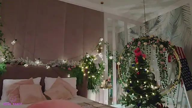 Snapshot of Meow_Nancy chatting on 12-19-24, 05:07 Meow Nancy online show from 12-19-24, 05:07