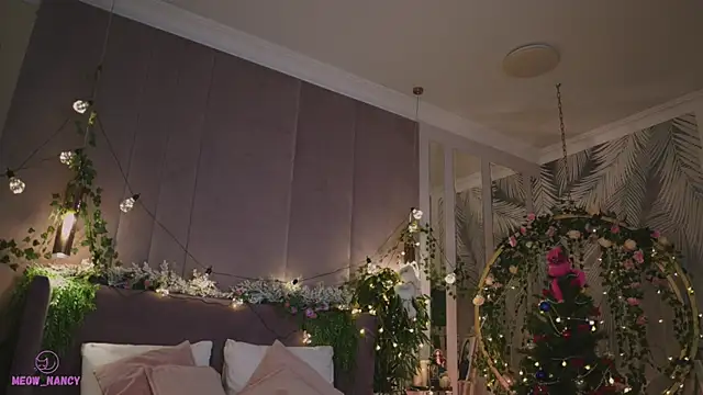 Snapshot of Meow_Nancy chatting on 12-20-24, 11:54 Meow Nancy online show from 12-20-24, 11:54