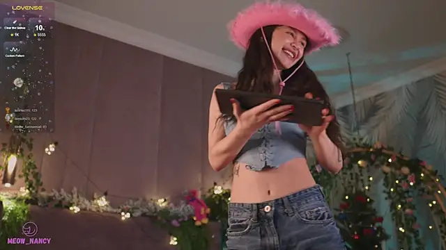 Snapshot of Meow_Nancy chatting on 01-03-25, 08:54 Meow Nancy online show from 01-03-25, 08:54