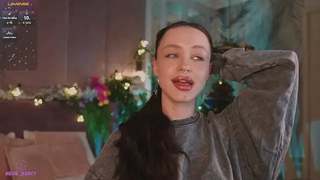 Snapshot of Meow_Nancy chatting on 01-15-25, 06:01 Meow Nancy online show from 01-15-25, 06:01