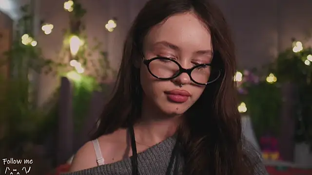 Snapshot of Meow_Nancy chatting on 02-05-25, 09:46 Meow Nancy online show from 02-05-25, 09:46