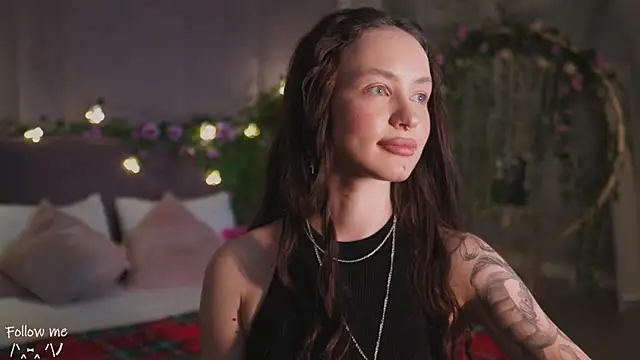 Snapshot of Meow_Nancy chatting on 02-17-25, 09:03 Meow Nancy online show from 02-17-25, 09:03