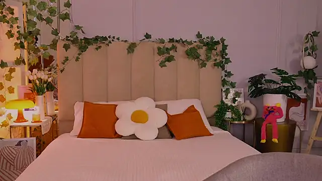 Meow Nancy online show from 06-04-26, 05:02