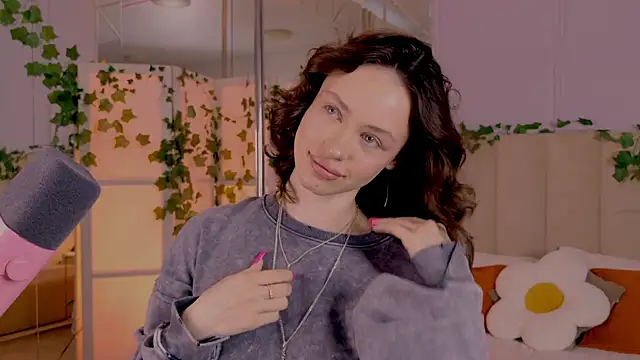 Meow Nancy online show from 06-17-26, 05:10