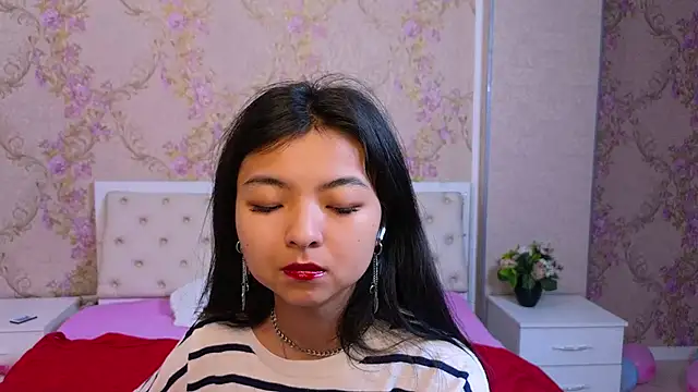 Shy Kira online show from 02-09-25, 12:41