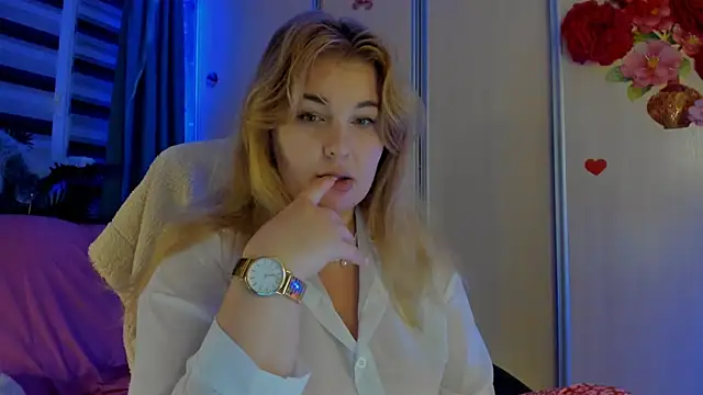 Snapshot of CoraSwon chatting on 11-09-25, 11:03 CoraSwon online show from 11-09-25, 11:03