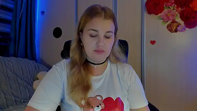 Snapshot of CoraSwon chatting on 11-17-25, 05:41 CoraSwon online show from 11-17-25, 05:41