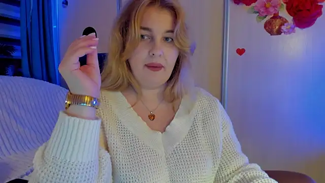 Snapshot of CoraSwon chatting on 11-21-25, 06:06 CoraSwon online show from 11-21-25, 06:06