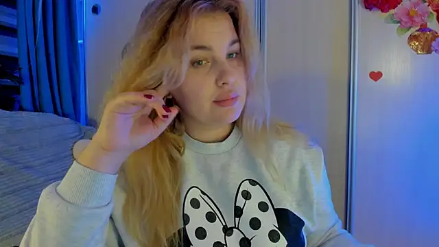 Snapshot of CoraSwon chatting on 12-03-25, 07:12 CoraSwon online show from 12-03-25, 07:12