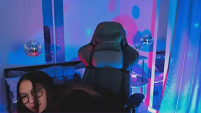 LanaBaker online show from 09-19-25, 03:08