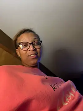 KLoveeee online show from 01-28-25, 05:43