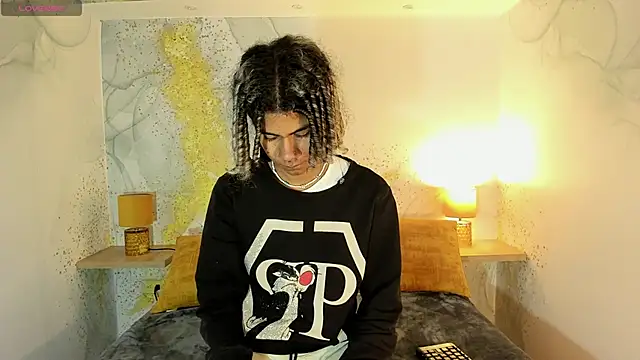 Snapshot of Maxim-Walker chatting on 01-25-25, 03:09 Maxim-Walker online show from 01-25-25, 03:09