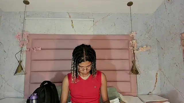 Snapshot of Maxim-Walker chatting on 09-19-25, 03:52 Maxim-Walker online show from 09-19-25, 03:52