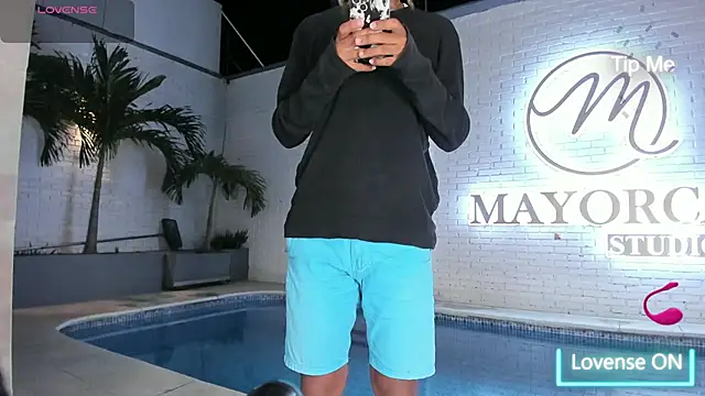 Snapshot of Maxim-Walker chatting on 10-10-25, 06:12 Maxim-Walker online show from 10-10-25, 06:12