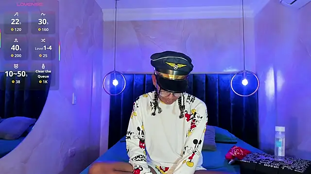 Maxim-Walker online show from 10-20-25, 03:18