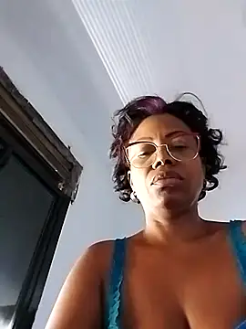 Snapshot of littlebrunett chatting on 03-08-26, 01:48 littlebrunett online show from 03-08-26, 01:48