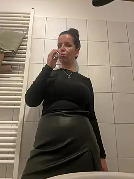 Snapshot of Off__Melonenmandy chatting on 07-05-26, 01:45 Off Melonenmandy online show from 07-05-26, 01:45