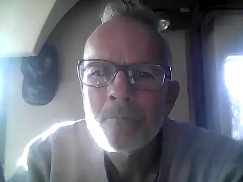 Snapshot of richa22cm chatting on 12-18-25, 01:39 richa22cm online show from 12-18-25, 01:39