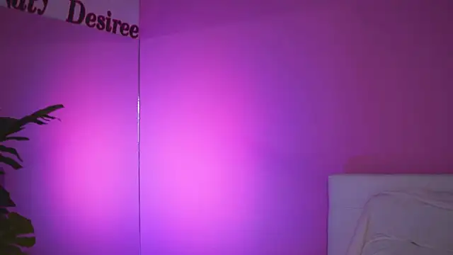 Snapshot of NatyDesiree chatting on 03-05-25, 11:17 NatyDesiree online show from 03-05-25, 11:17