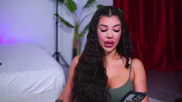 Snapshot of NatyDesiree chatting on 10-04-25, 09:07 NatyDesiree online show from 10-04-25, 09:07