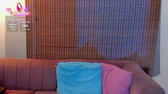 Snapshot of ariana_cross chatting on 11-05-25, 01:22 ariana cross online show from 11-05-25, 01:22