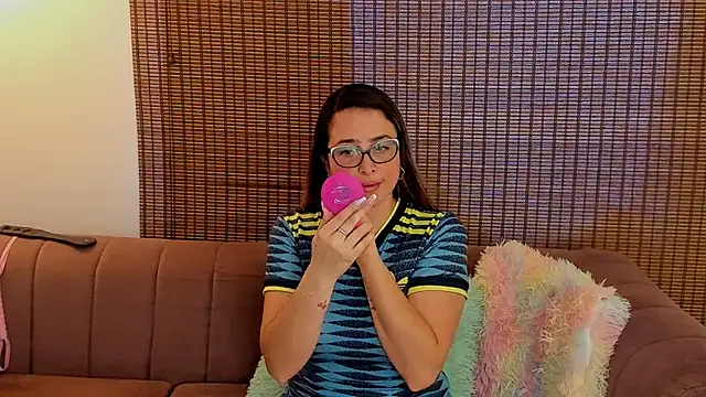 ariana cross online show from 07-07-26, 12:42