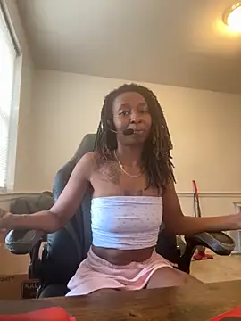 LeyaHoneybuns online show from 11-14-25, 07:45