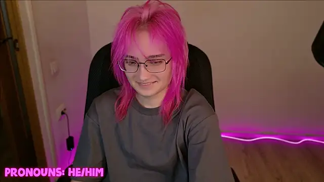 CuteYukiKun online show from 01-05-25, 04:47