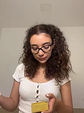 uniquerossie online show from 12-04-25, 08:12