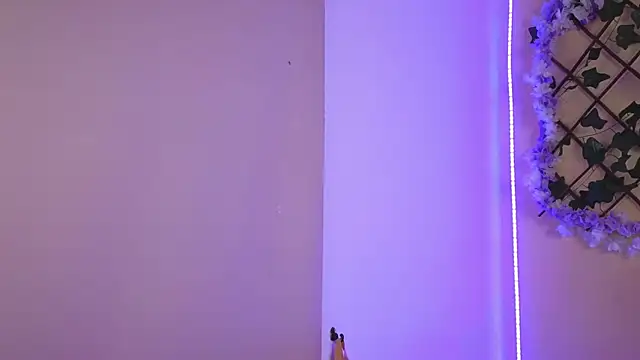 Baby Xian online show from 12-22-24, 07:44