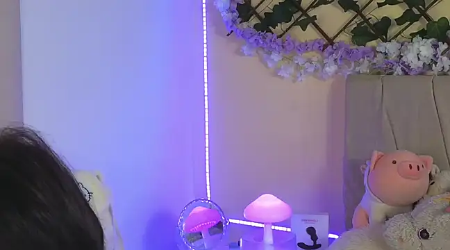 Baby Xian online show from 02-18-25, 01:10