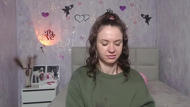 KaraCriegs online show from 02-11-25, 09:46