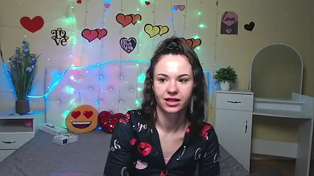 KaraCriegs online show from 02-14-25, 12:51