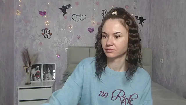 KaraCriegs online show from 03-05-25, 06:34