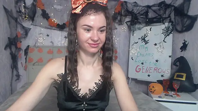KaraCriegs online show from 10-27-25, 06:23
