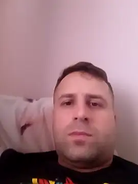 Snapshot of LucianM6 chatting on 11-13-25, 12:37 LucianM6 online show from 11-13-25, 12:37