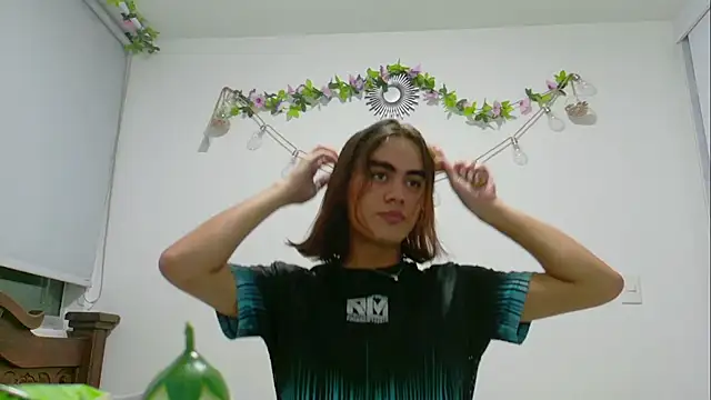 Snapshot of Liam_Taylor chatting on 12-02-24, 04:42 Liam Taylor online show from 12-02-24, 04:42