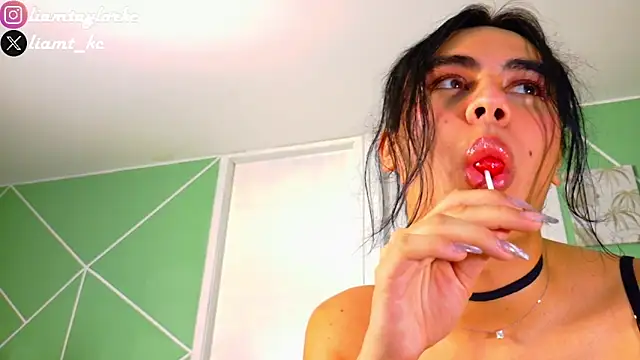 Snapshot of Liam_Taylor chatting on 02-08-25, 01:22 Liam Taylor online show from 02-08-25, 01:22