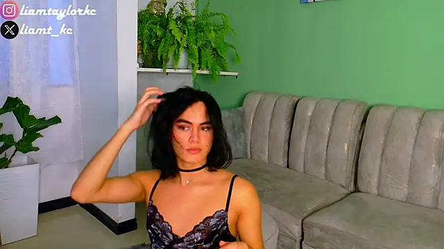 Snapshot of Liam_Taylor chatting on 02-10-25, 11:23 Liam Taylor online show from 02-10-25, 11:23