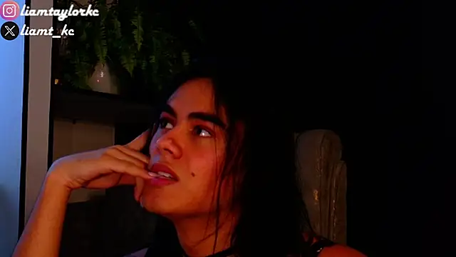 Snapshot of Liam_Taylor chatting on 02-14-25, 10:47 Liam Taylor online show from 02-14-25, 10:47