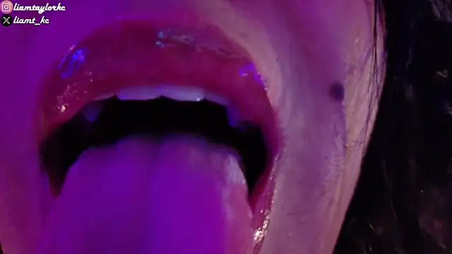 Snapshot of Liam_Taylor chatting on 03-22-25, 12:06 Liam Taylor online show from 03-22-25, 12:06